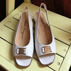 Salvatore Ferragamo Vintage Summer shoe in EUC